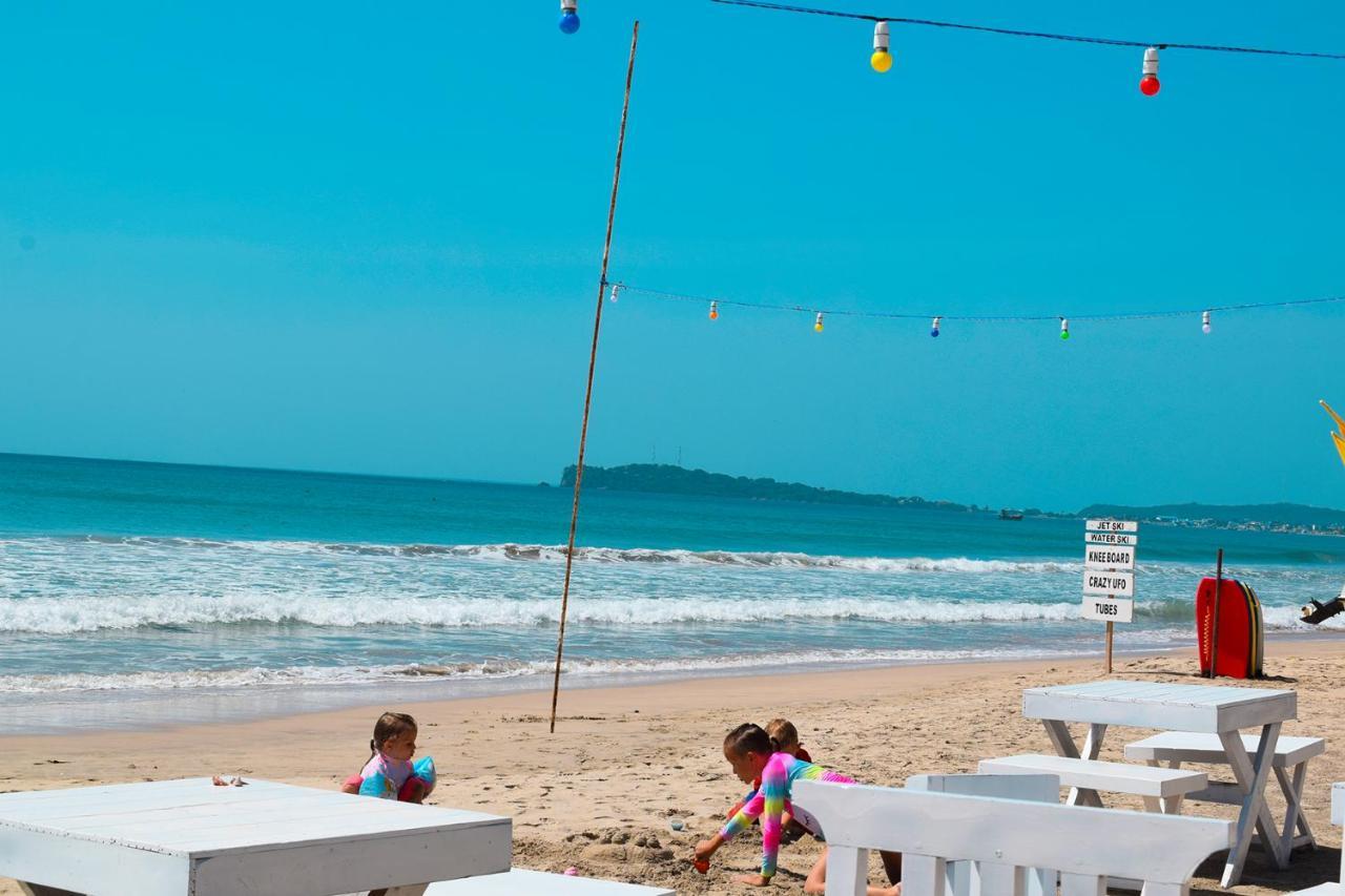 Alfresco Beach Hotel 우푸벨리 외부 사진